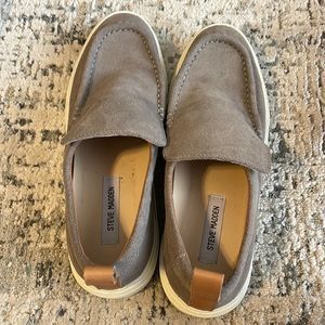 Steve Madden men’s casual dress shoe. Lightly warn, size 10